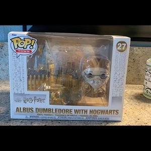Albus Dumbledore with Hogwarts funko pop